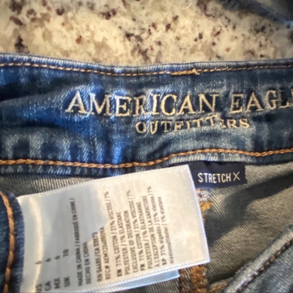 AE Shorts 🦅 - Picture 3 of 3